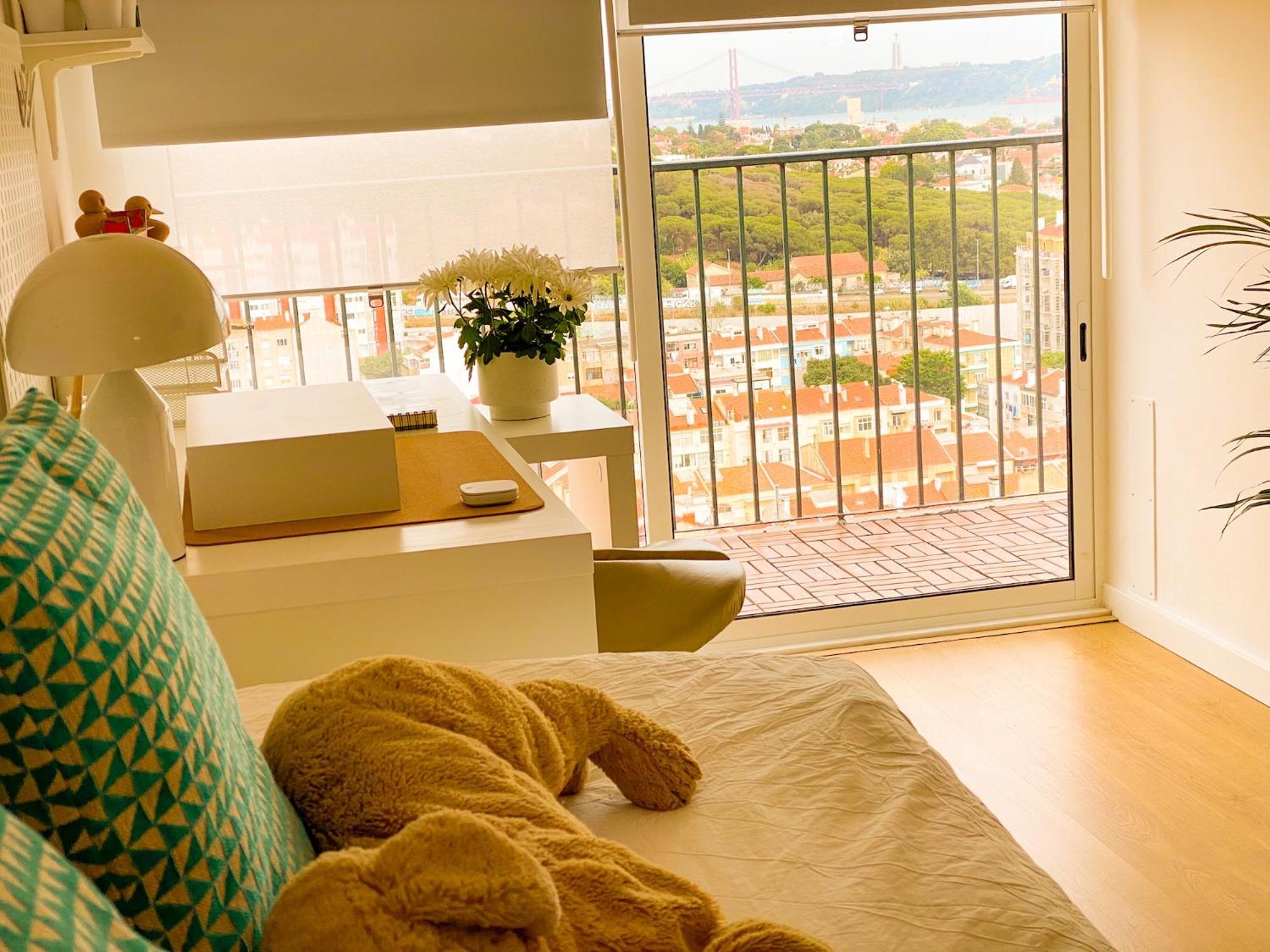 Ideally Located With Perfect Views ألجيس المظهر الخارجي الصورة