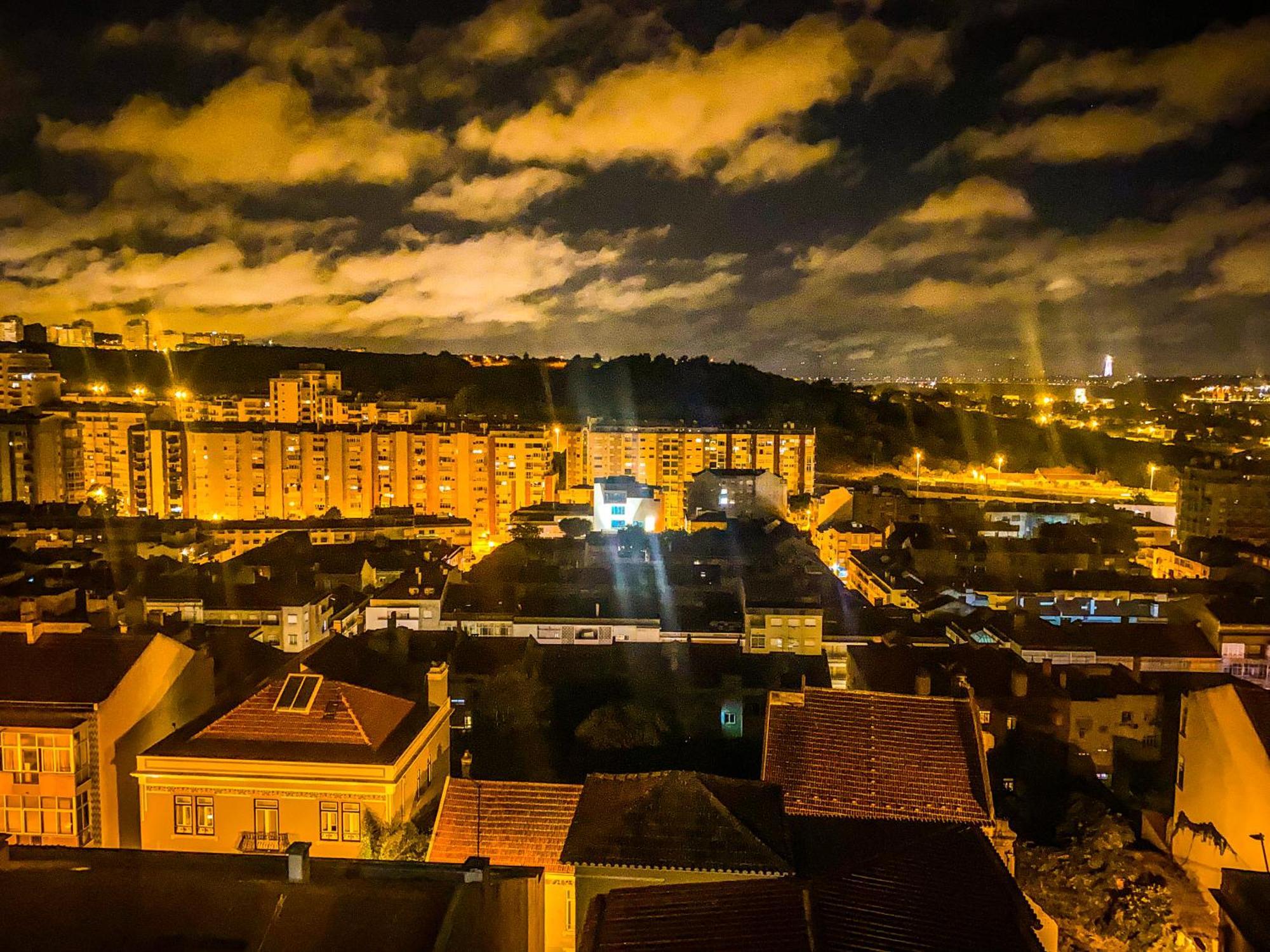 Ideally Located With Perfect Views ألجيس المظهر الخارجي الصورة