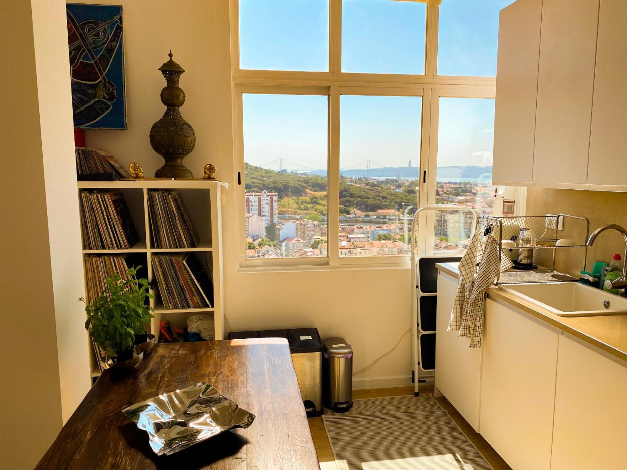 Ideally Located With Perfect Views ألجيس المظهر الخارجي الصورة