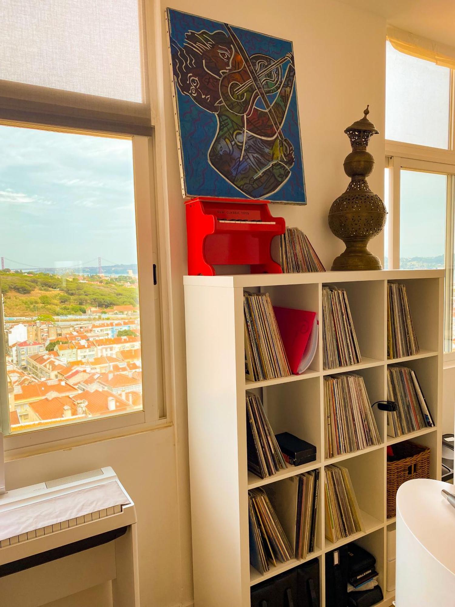 Ideally Located With Perfect Views ألجيس المظهر الخارجي الصورة